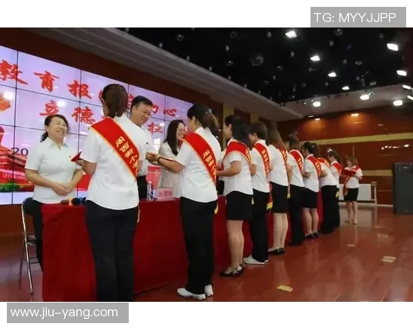 赵丽亲述攀岩技巧与心得体会助你轻松征服高峰之路 赵丽亲述攀岩技巧与心得体会助你轻松征服高峰之路