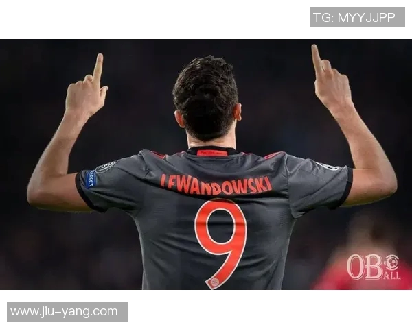 莱万携手球队再创辉煌追逐金球梦想的足球传奇之路 莱万携手球队再创辉煌追逐金球梦想的足球传奇之路