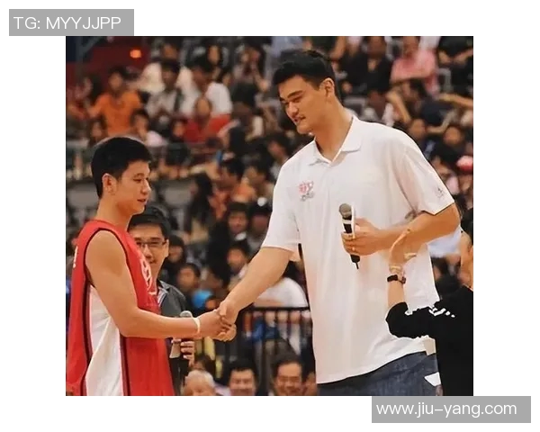 姚明与林书豪的篮球传奇对决：从中国篮球的崛起到NBA的辉煌历程