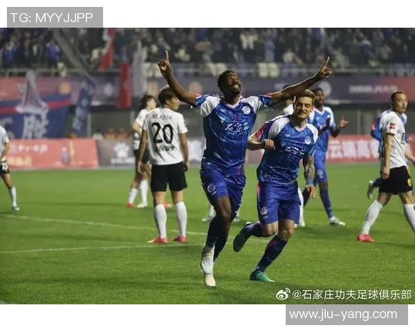 杭州足球队强势领跑联赛积分榜以63分稳居第一名MBA 杭州足球队强势领跑联赛积分榜以63分稳居第一名MBA