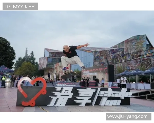 重庆极限运动队在世界滑板锦标赛中以90分稳居积分榜首位